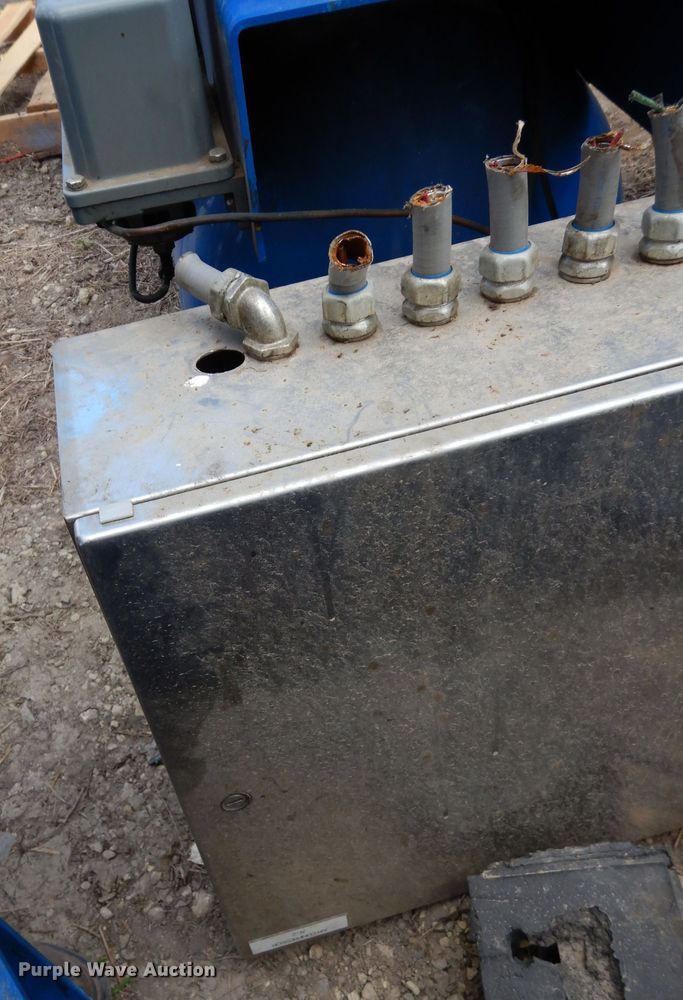 image for item HT9040 2015 Quincy QT5 air compressor