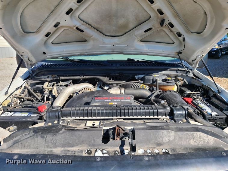 image for item K5829 2006 Ford F250 Super Duty  SuperCab flatbed pickup truck