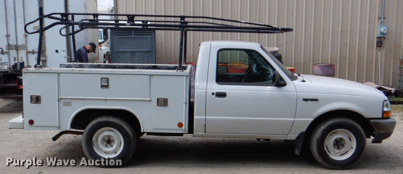 1999 Ford Ranger utility bed pickup truck in Fort Worth, TX Item