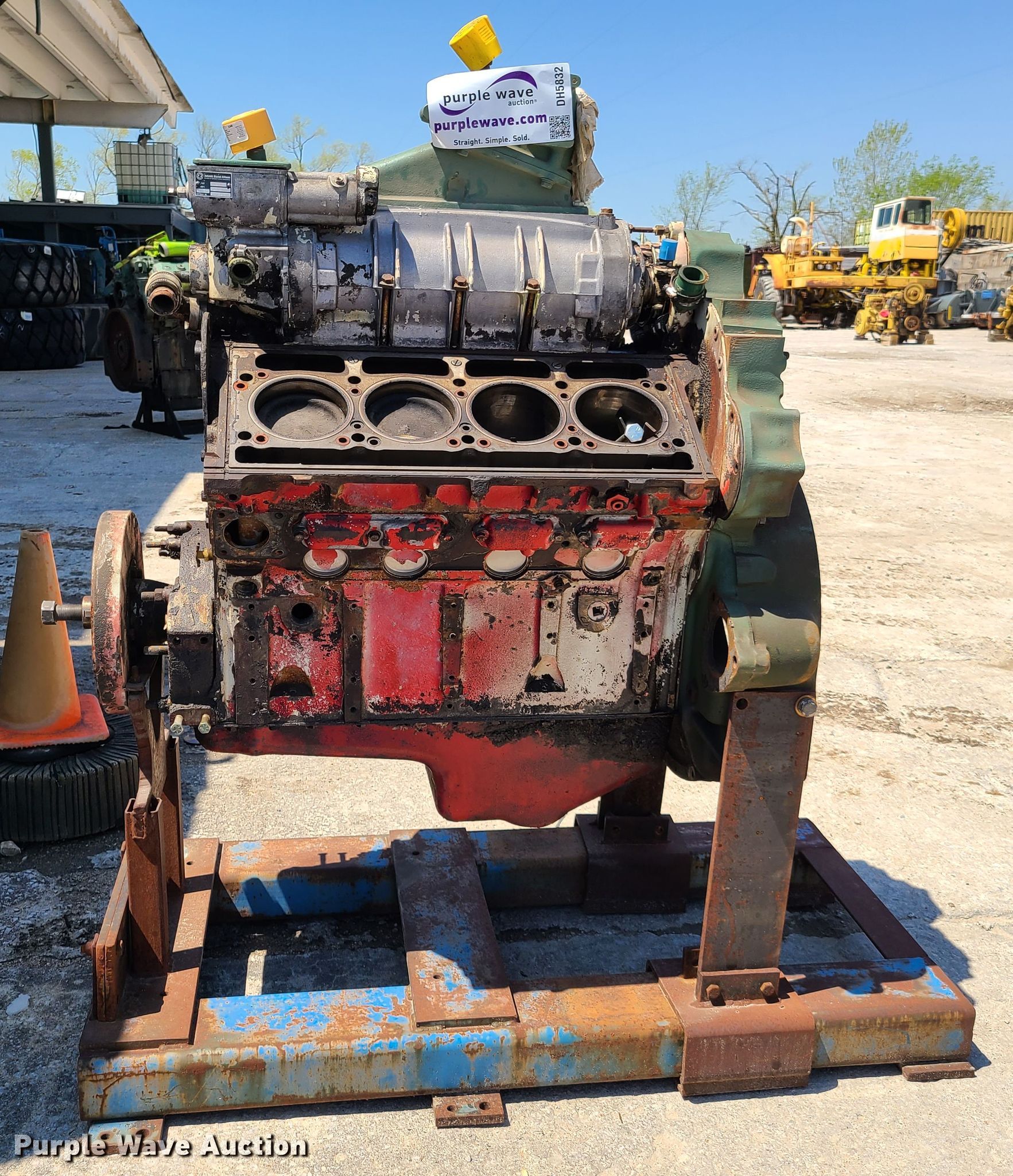 Detroit Diesel 8V92 eight cylinder diesel engine in Liberty, MO | Item ...