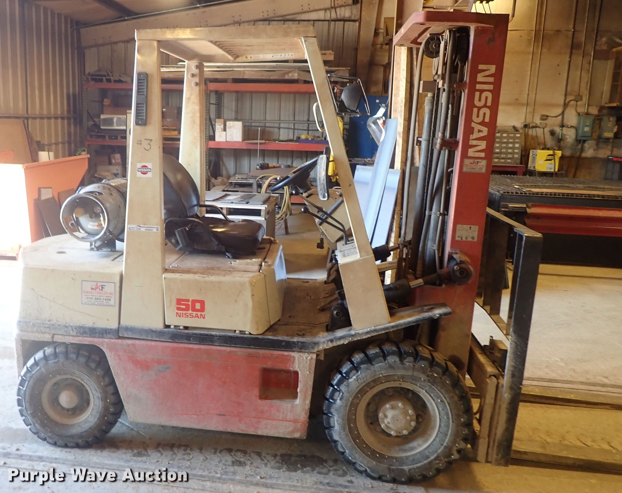 Nissan 50 forklift in Halstead, KS Item GR9057 sold Purple Wave