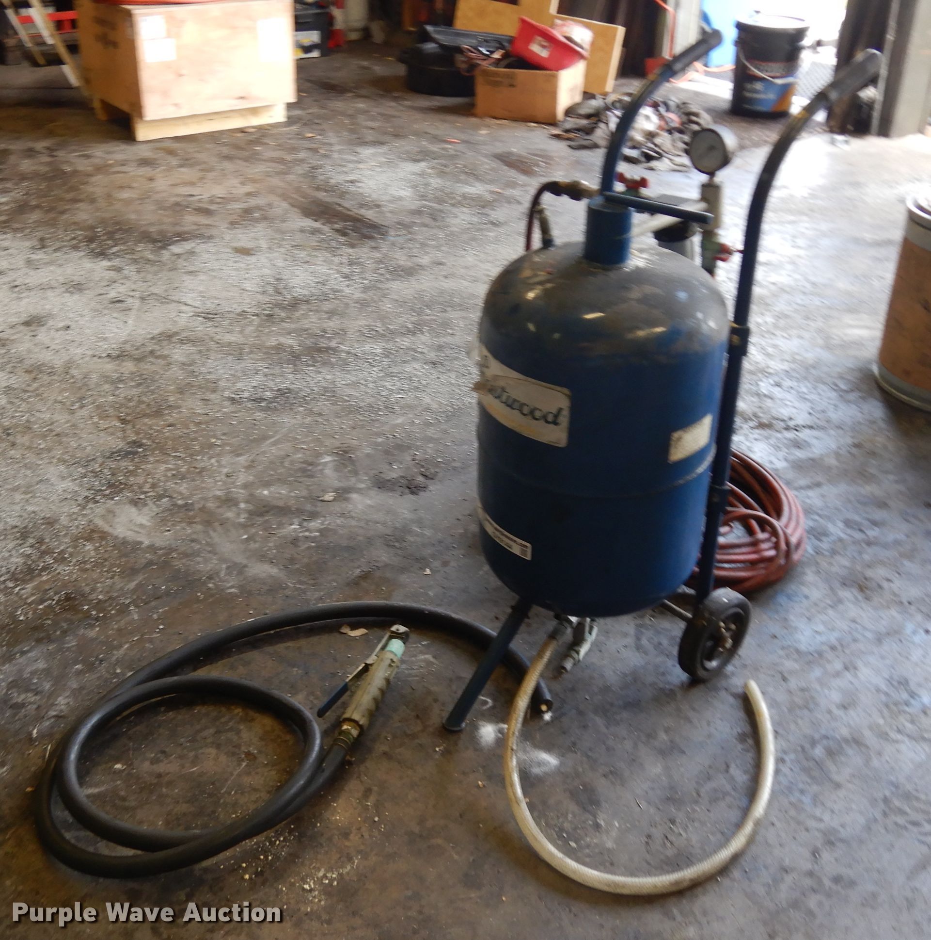 Eastwood abrasive blaster in Topeka, KS Item GY9144 sold Purple Wave