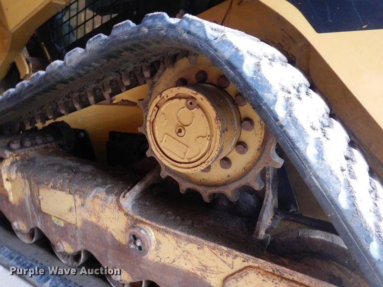 image for item DA8362 2011 Caterpillar 279C  tracked skid steer loader