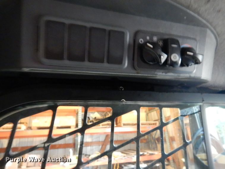 image for item DA8362 2011 Caterpillar 279C  tracked skid steer loader