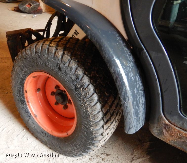 image for item DA8363 2015 Bobcat Toolcat 5600 utility vehicle