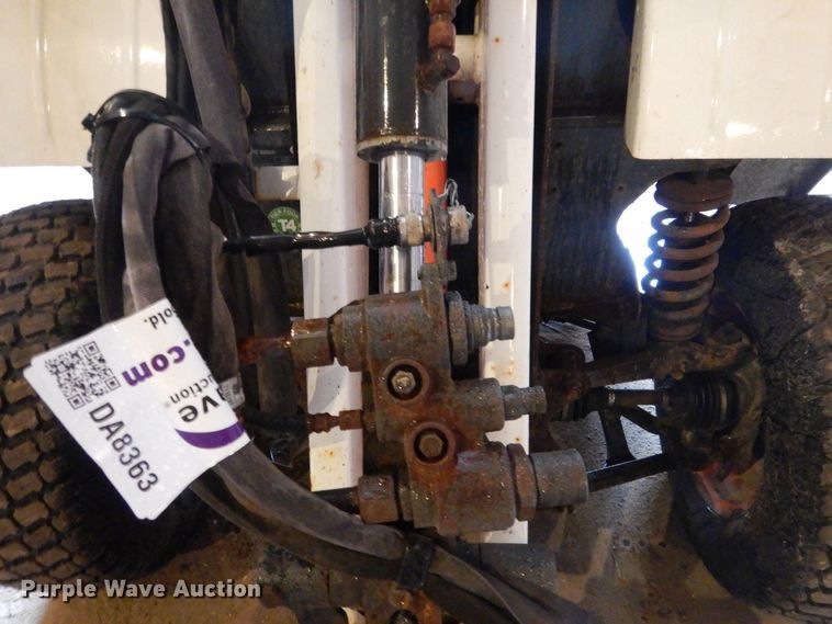 image for item DA8363 2015 Bobcat Toolcat 5600 utility vehicle