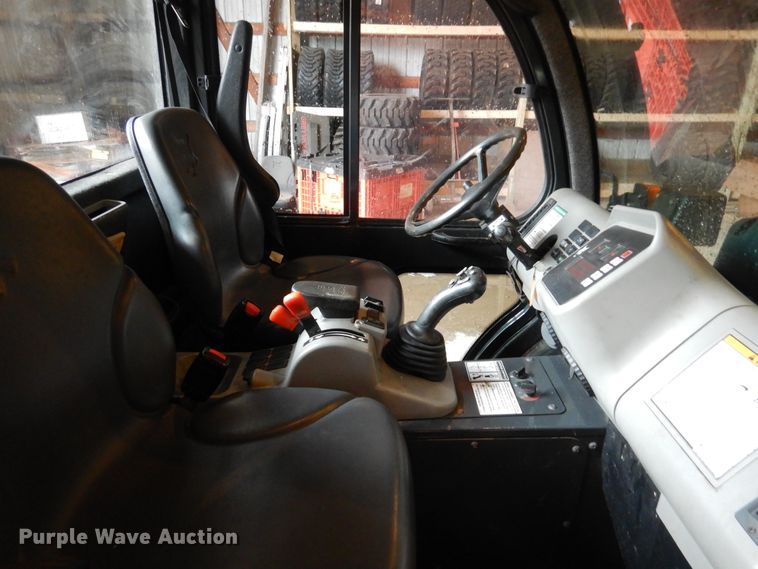 image for item DA8363 2015 Bobcat Toolcat 5600 utility vehicle