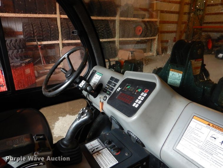 image for item DA8363 2015 Bobcat Toolcat 5600 utility vehicle