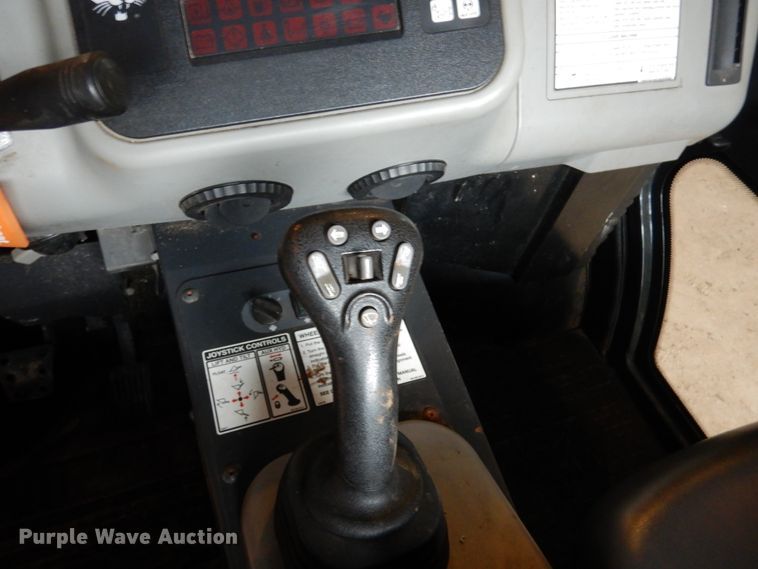 image for item DA8363 2015 Bobcat Toolcat 5600 utility vehicle