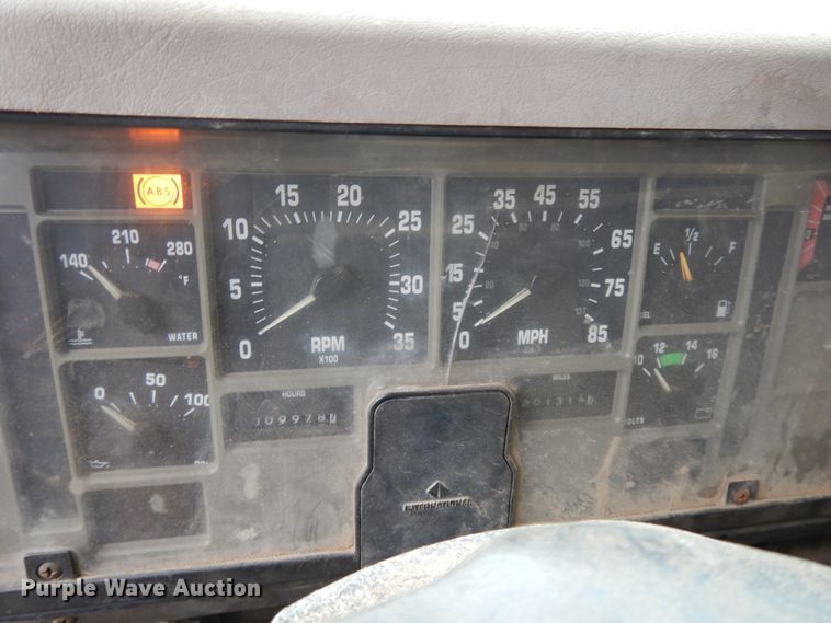 image for item DE5628 2000 International 4900 dump truck