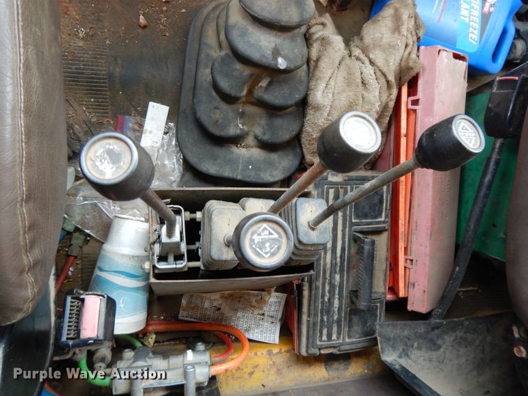 image for item DE5628 2000 International 4900 dump truck