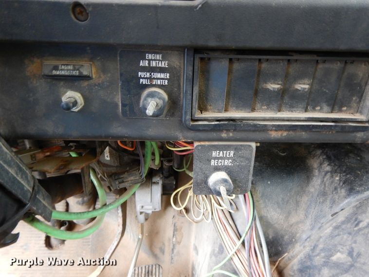 image for item DE5628 2000 International 4900 dump truck