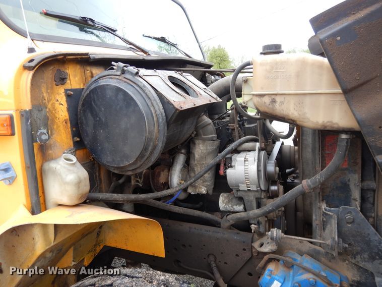 image for item DE5628 2000 International 4900 dump truck