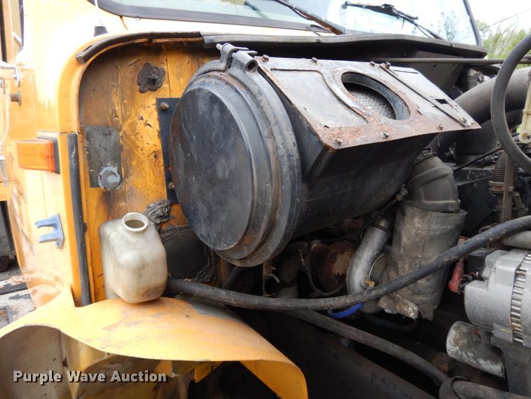 image for item DE5628 2000 International 4900 dump truck