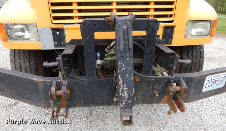 image for item DE5628 2000 International 4900 dump truck