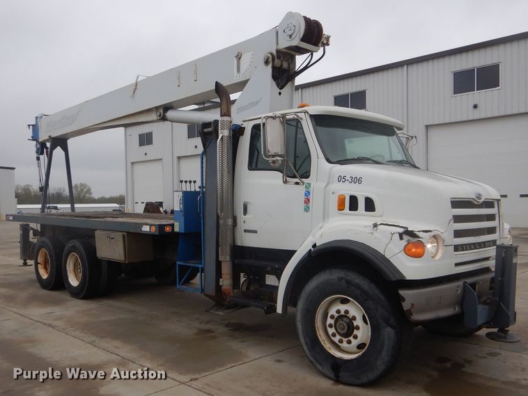 image for item DF3078 2004 Sterling LT7500 crane truck