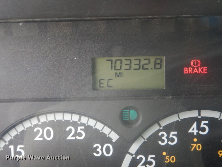 image for item DF3078 2004 Sterling LT7500 crane truck