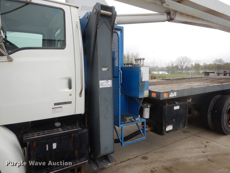 image for item DF3078 2004 Sterling LT7500 crane truck