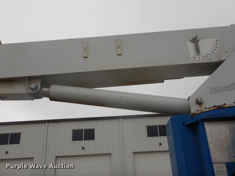 image for item DF3078 2004 Sterling LT7500 crane truck