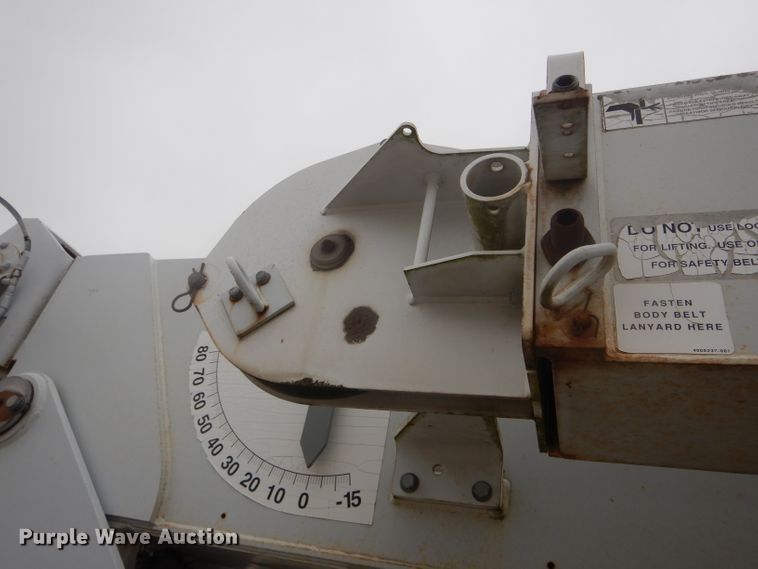 image for item DF3078 2004 Sterling LT7500 crane truck