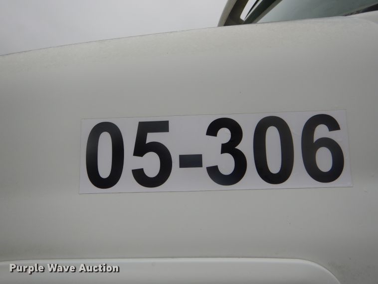 image for item DF3078 2004 Sterling LT7500 crane truck