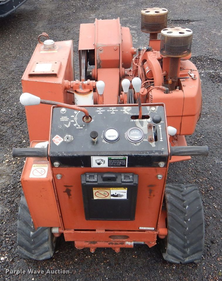 image for item DF3082 Ditch Witch V252 cable plow