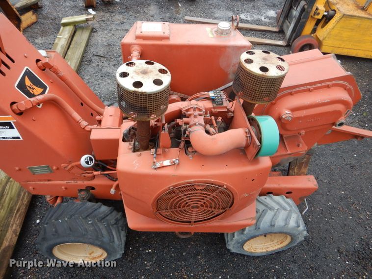 image for item DF3082 Ditch Witch V252 cable plow