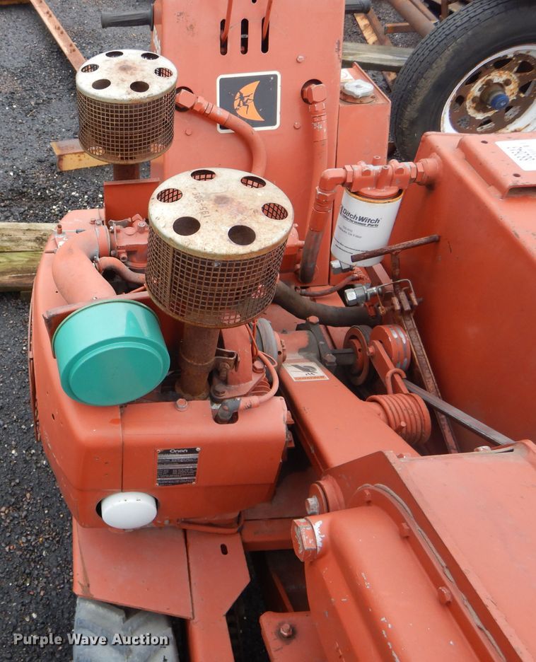 image for item DF3082 Ditch Witch V252 cable plow