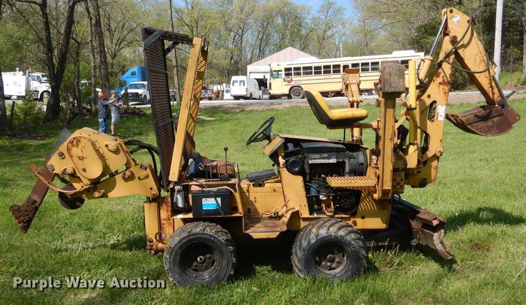 image for item DF3104 2000 Vermeer V3550A cable plow