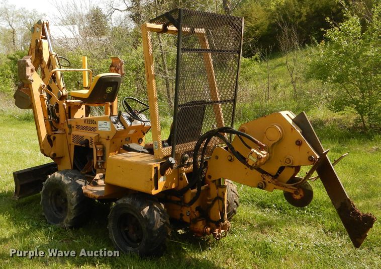 image for item DF3104 2000 Vermeer V3550A cable plow