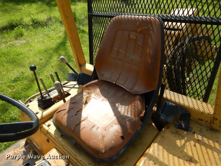 image for item DF3104 2000 Vermeer V3550A cable plow