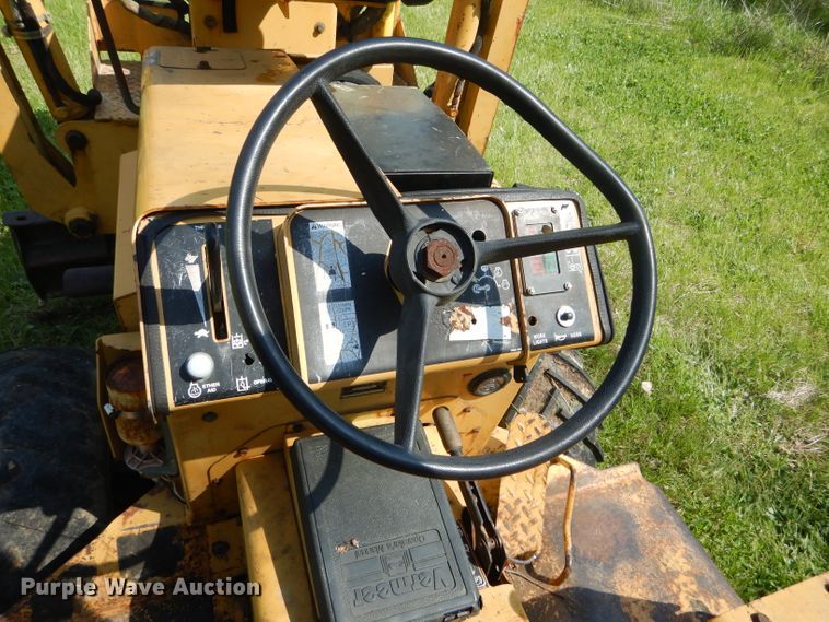 image for item DF3104 2000 Vermeer V3550A cable plow