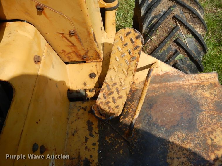 image for item DF3104 2000 Vermeer V3550A cable plow