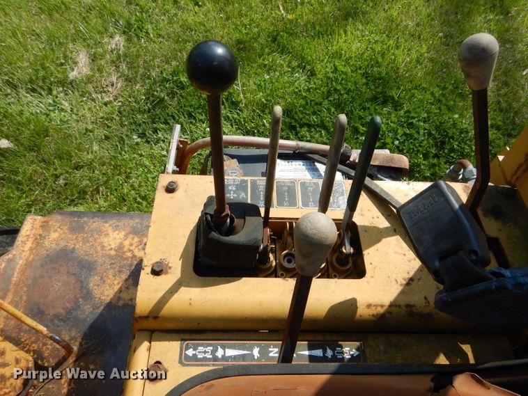 image for item DF3104 2000 Vermeer V3550A cable plow