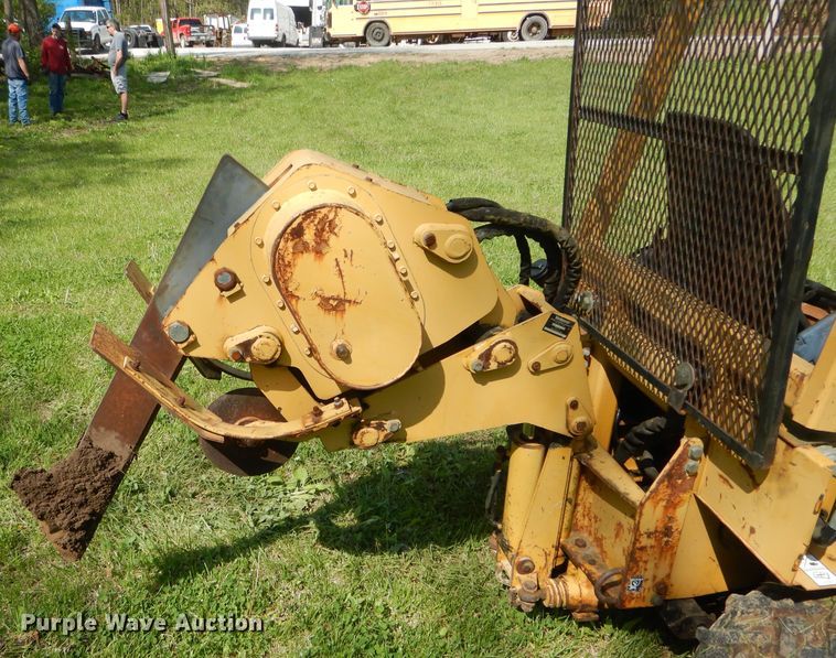 image for item DF3104 2000 Vermeer V3550A cable plow