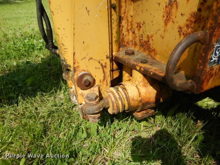 image for item DF3104 2000 Vermeer V3550A cable plow