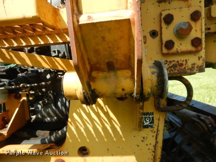 image for item DF3104 2000 Vermeer V3550A cable plow