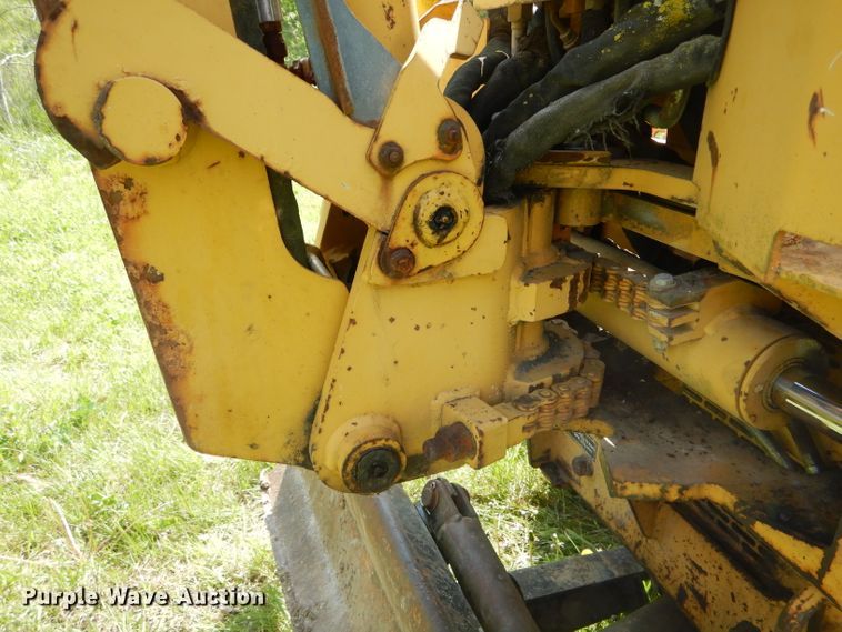 image for item DF3104 2000 Vermeer V3550A cable plow