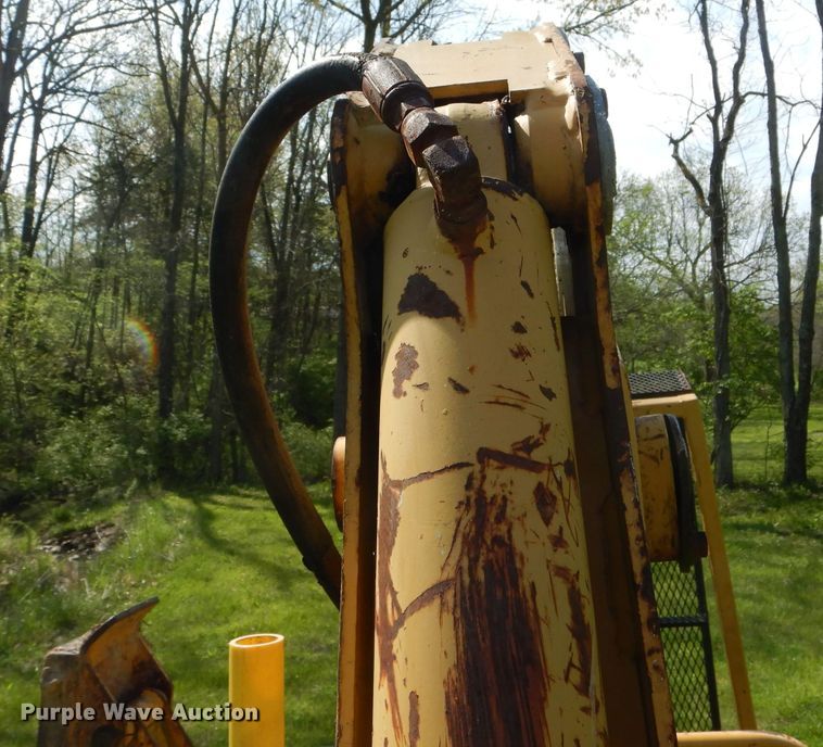 image for item DF3104 2000 Vermeer V3550A cable plow