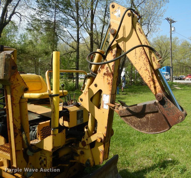 image for item DF3104 2000 Vermeer V3550A cable plow