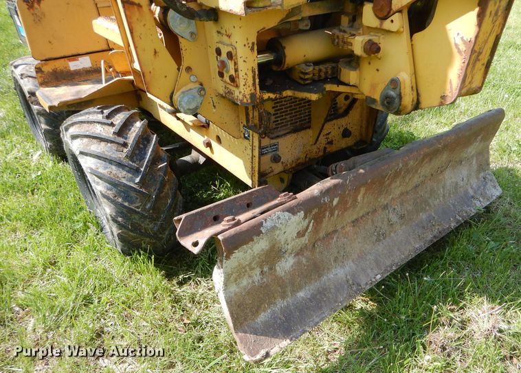 image for item DF3104 2000 Vermeer V3550A cable plow
