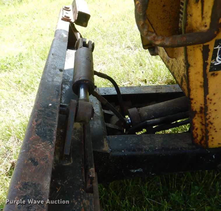 image for item DF3104 2000 Vermeer V3550A cable plow