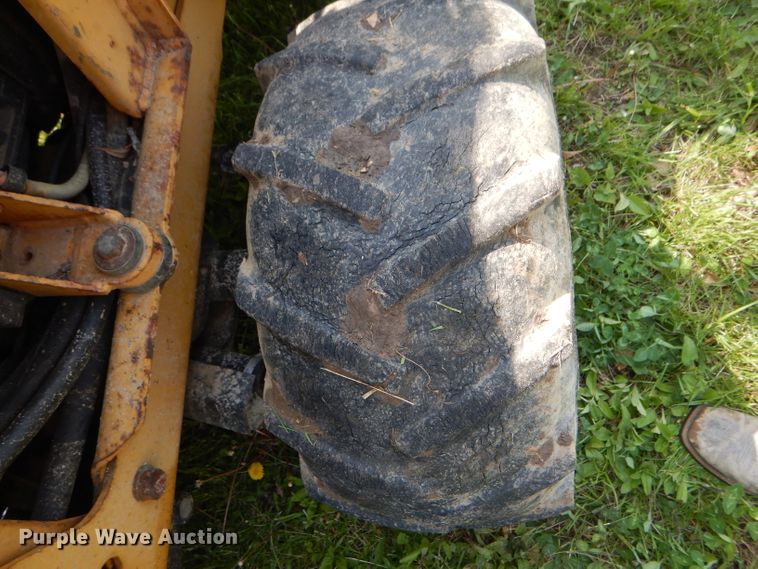 image for item DF3104 2000 Vermeer V3550A cable plow