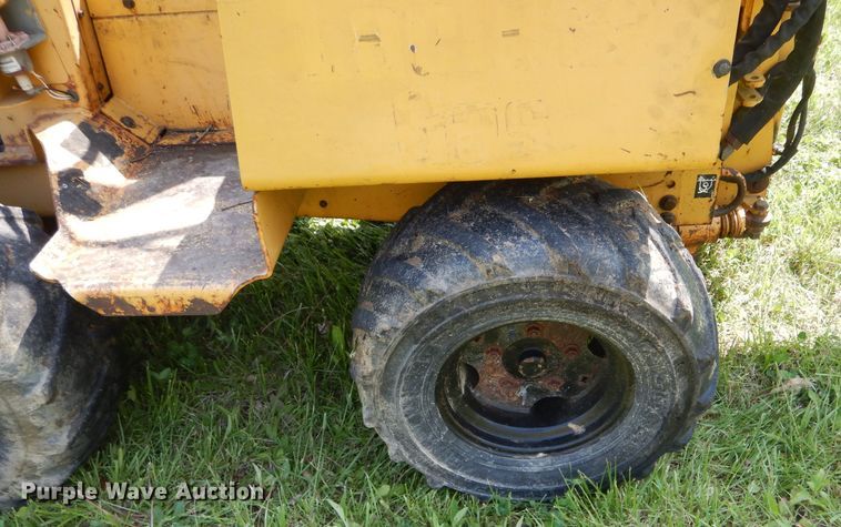 image for item DF3104 2000 Vermeer V3550A cable plow