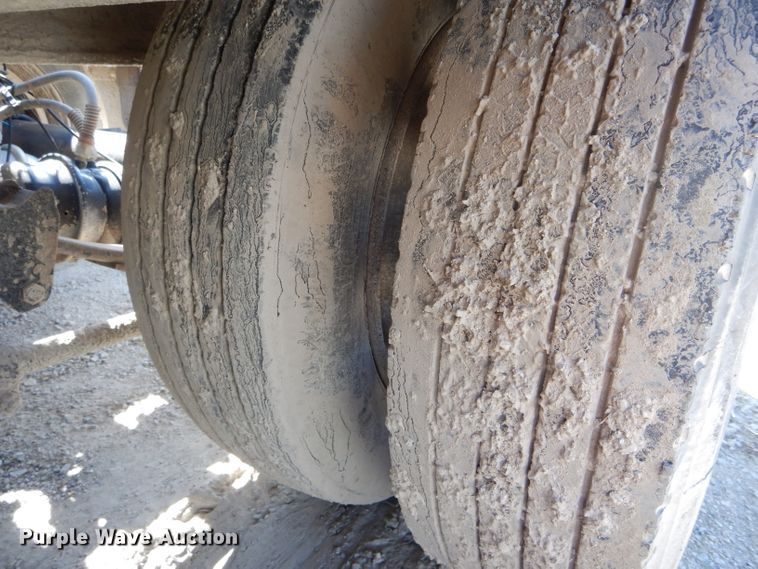 image for item DF3112 2001 Talbert TDW-355-HRG-1-T1 lowboy equipment trailer