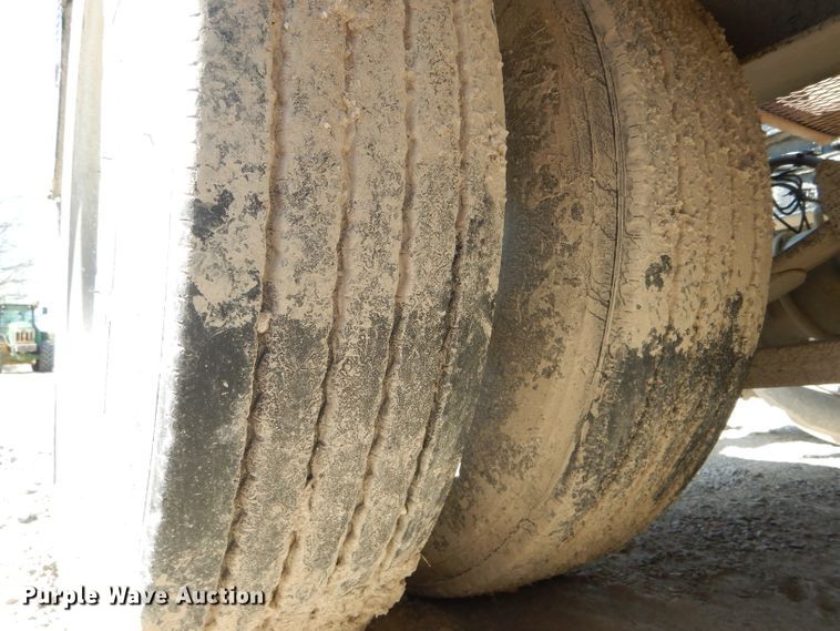 image for item DF3112 2001 Talbert TDW-355-HRG-1-T1 lowboy equipment trailer