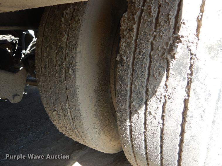 image for item DF3112 2001 Talbert TDW-355-HRG-1-T1 lowboy equipment trailer