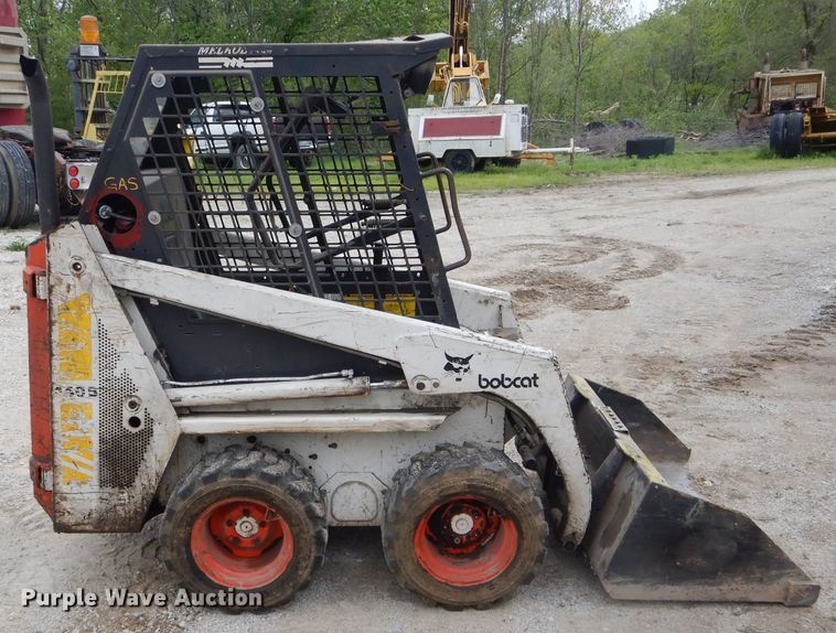 image for item DF3119 Bobcat 440B  skid steer loader