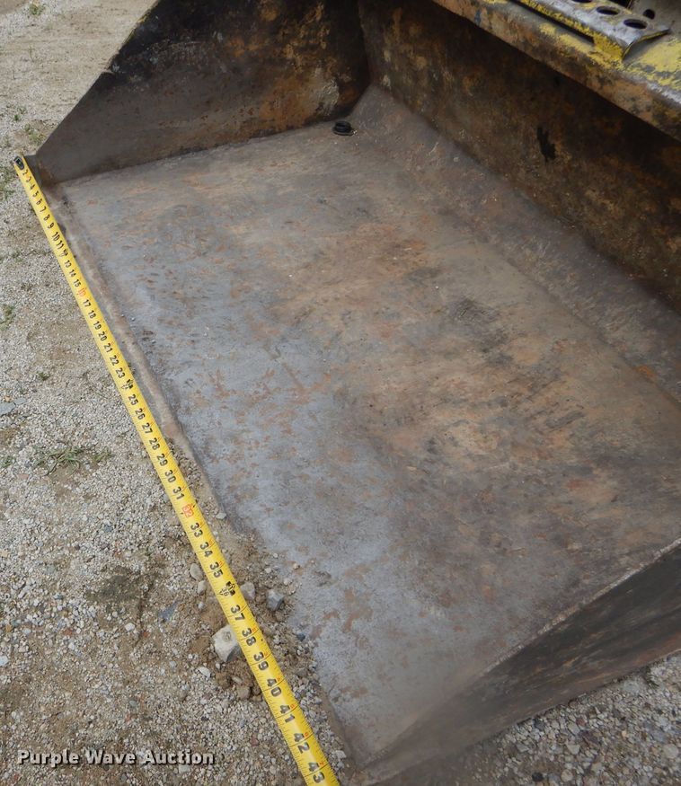 image for item DF3119 Bobcat 440B  skid steer loader