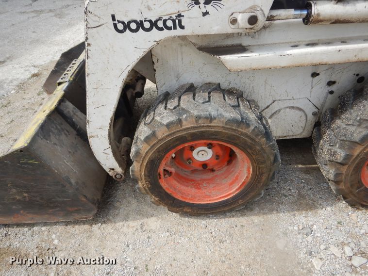 image for item DF3119 Bobcat 440B  skid steer loader
